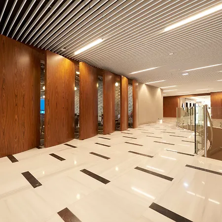斯维诺乌伊希切丽笙布鲁酒店 酒店