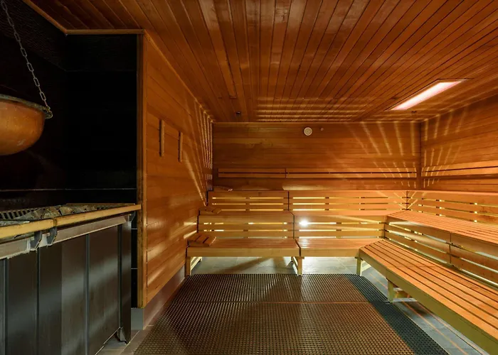 斯维诺乌伊希切丽笙布鲁酒店 5*